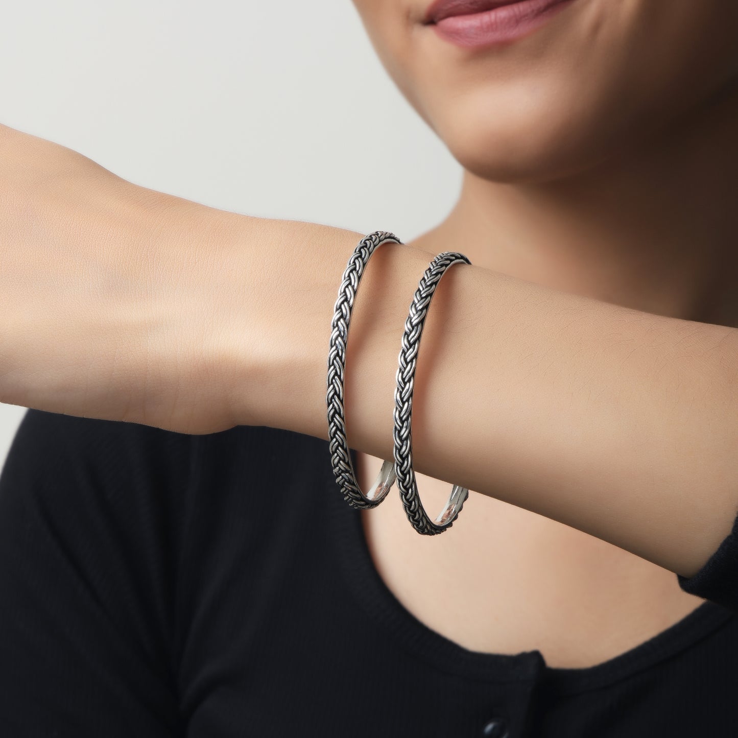 Minimalist and elegant bangle for her