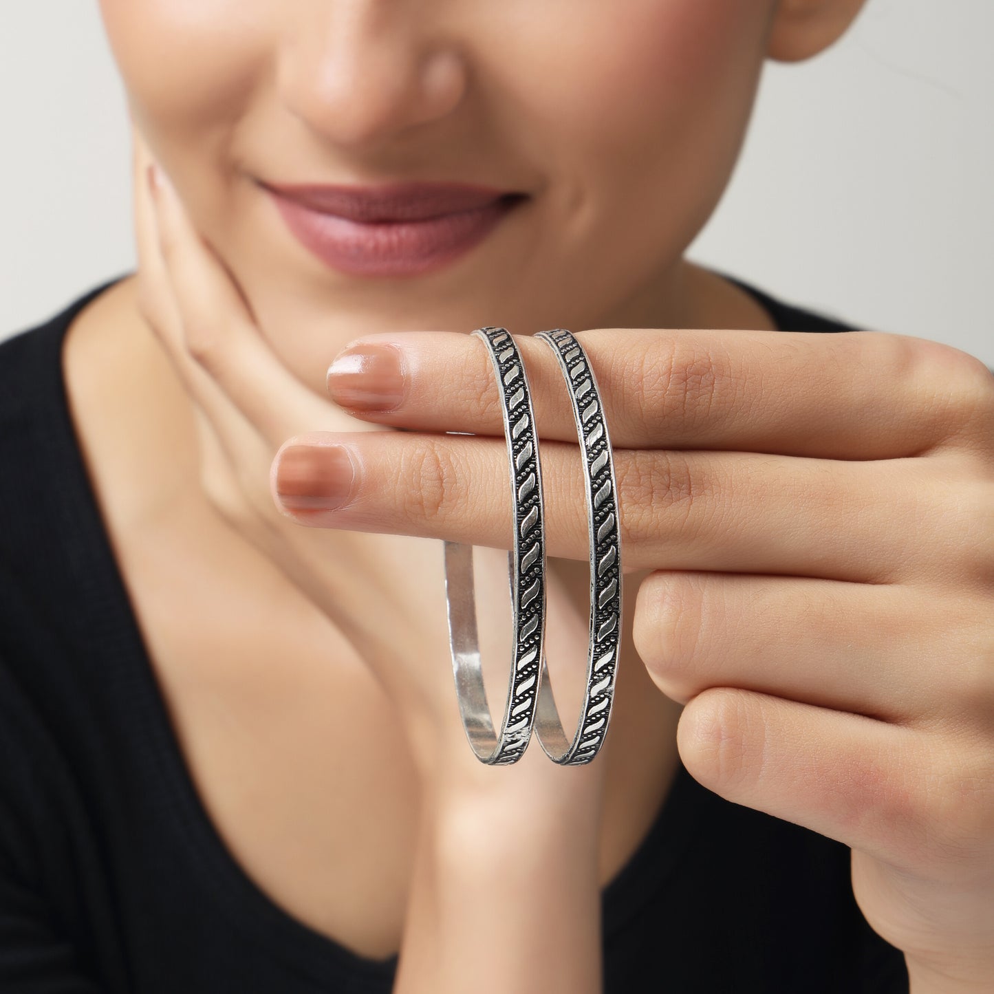 Minimalist and elegant bangle for her