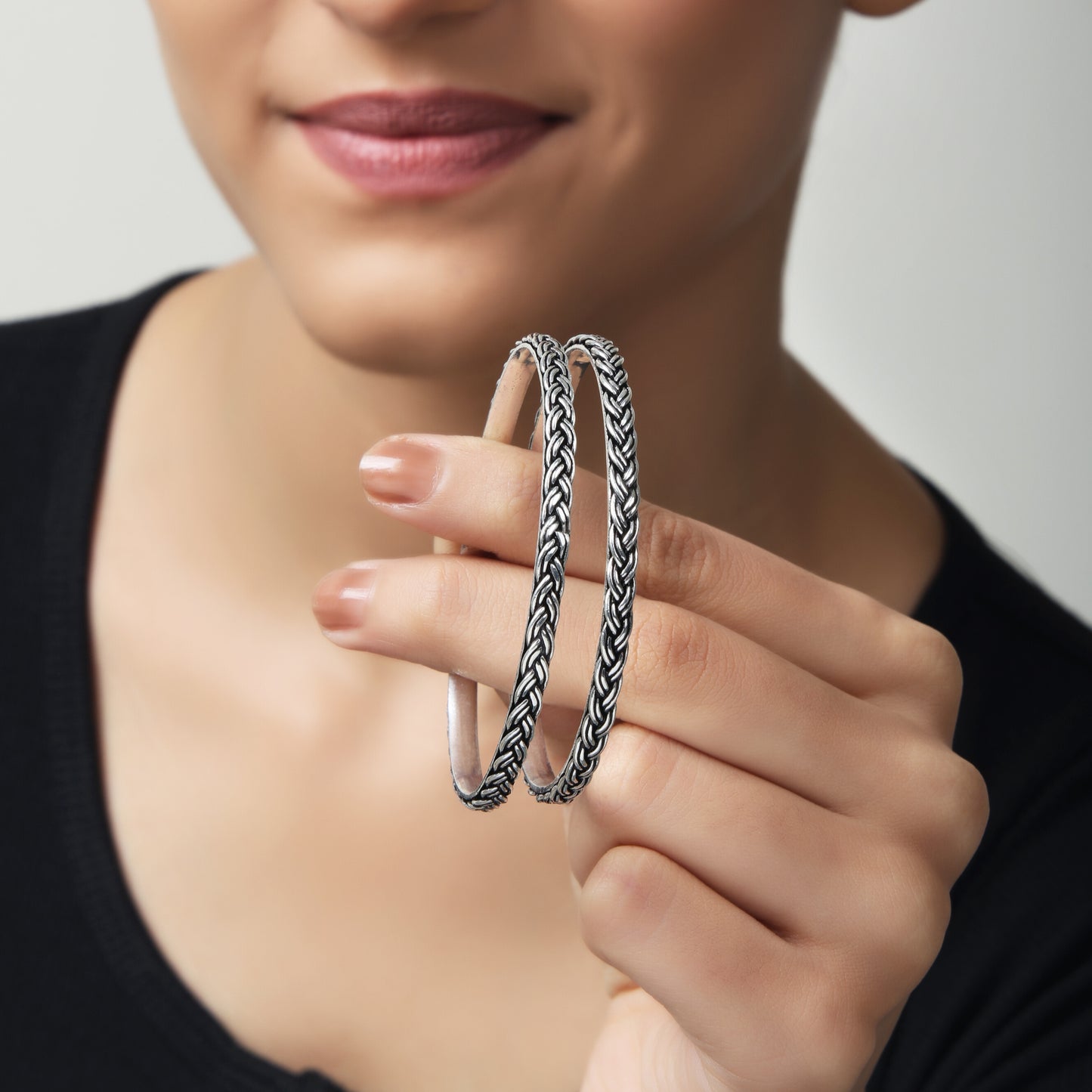 Minimalist and elegant bangle for her