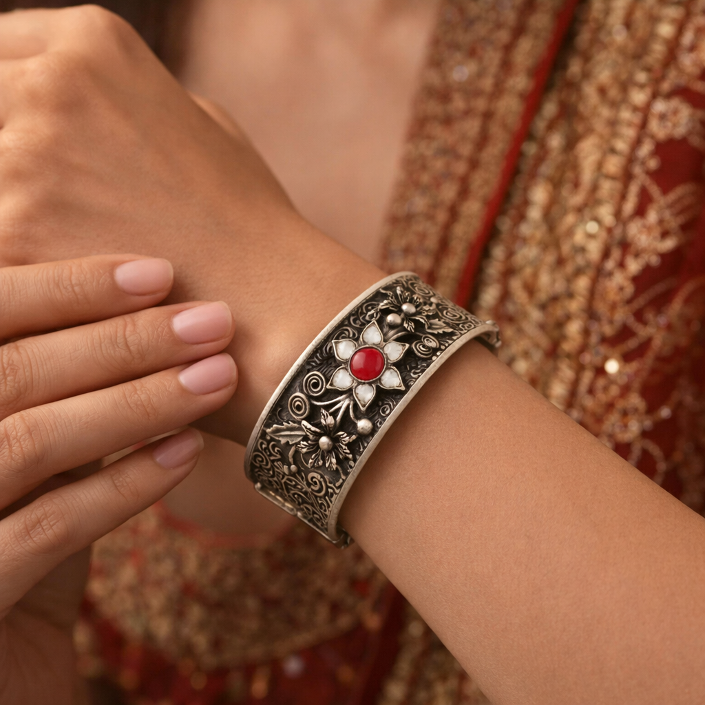 Floral Stone Oxidized Silver Openable Bangle