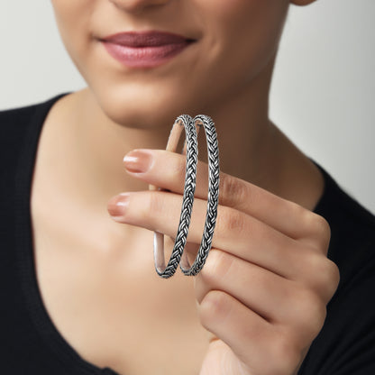 Minimalist and elegant bangle for her